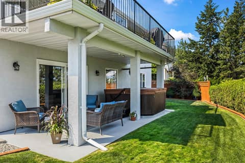 Photo 3 of 735 Nahanni Place, Dilworth Mountain, Kelowna