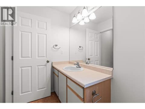Photo 14 of 4202 Alexis Park Drive Unit# 221, Alexis Park, Vernon