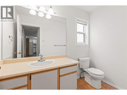 Photo 15 of 4202 Alexis Park Drive Unit# 221, Alexis Park, Vernon