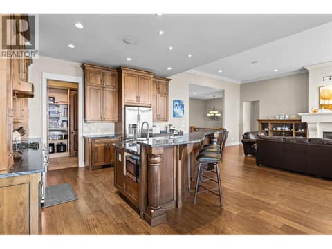 Photo 10 of 942 Hewetson Avenue, Upper Mission, Kelowna