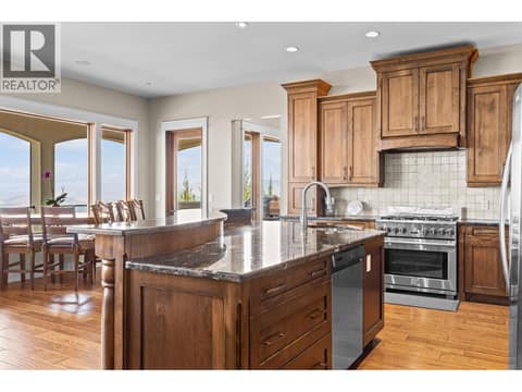 Photo 11 of 942 Hewetson Avenue, Upper Mission, Kelowna