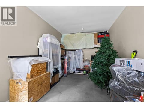 Photo 23 of 942 Hewetson Avenue, Upper Mission, Kelowna