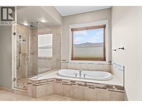 Photo 30 of 942 Hewetson Avenue, Upper Mission, Kelowna