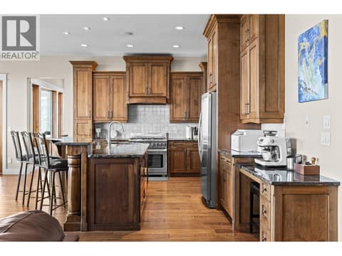 Photo 33 of 942 Hewetson Avenue, Upper Mission, Kelowna