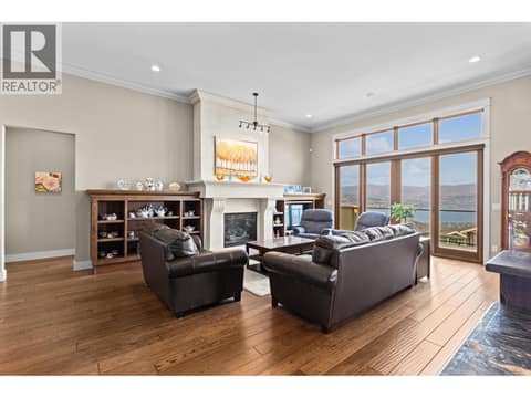 Photo 6 of 942 Hewetson Avenue, Upper Mission, Kelowna