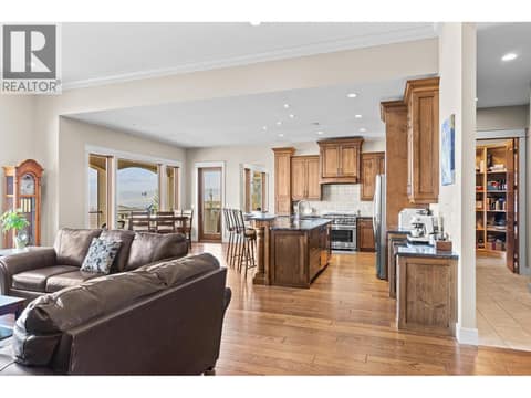 Photo 8 of 942 Hewetson Avenue, Upper Mission, Kelowna
