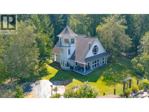 Photo 3 of 114 BEAR END Road, Columbia/Duncan, Penticton