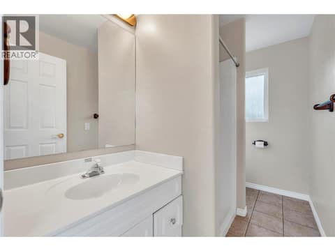 Studio Suite Bathroom at 760 Hudson Street, Uplands/Redlands, Penticton