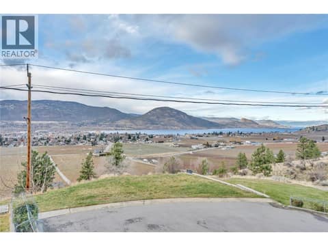 Studio Suite Deck at 760 Hudson Street, Uplands/Redlands, Penticton