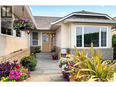 Photo 2 of 1836 NORVIEW Place, Batchelor Heights, Kamloops