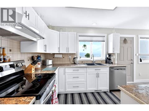 Photo 8 of 1836 NORVIEW Place, Batchelor Heights, Kamloops