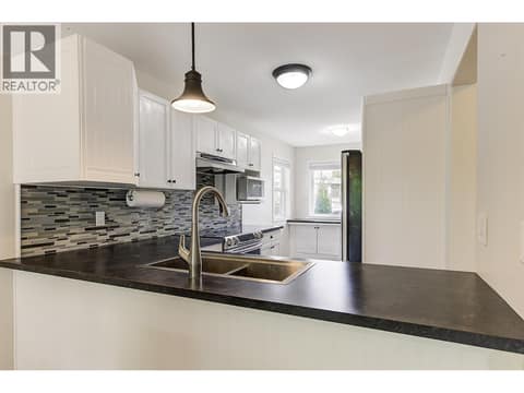 Nicely updated kitchen at 133 Wyndham Crescent Unit# 110, North Glenmore, Kelowna