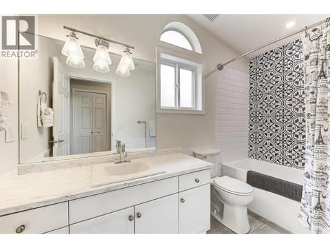 Updated main bathroom - 4 pc at 133 Wyndham Crescent Unit# 110, North Glenmore, Kelowna