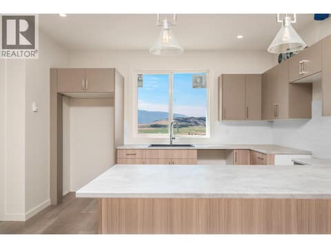 Photo 10 of 4311 Painted Turtle Drive, Alexis Park, Vernon