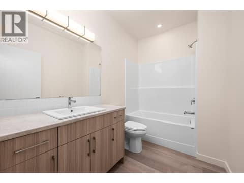 Photo 15 of 4311 Painted Turtle Drive, Alexis Park, Vernon