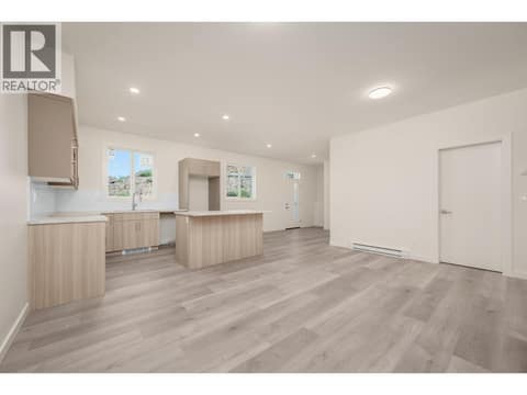 Photo 30 of 4311 Painted Turtle Drive, Alexis Park, Vernon