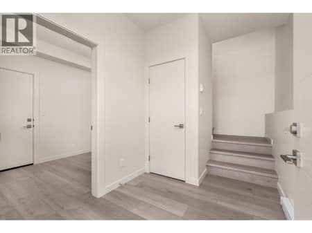 Photo 6 of 4311 Painted Turtle Drive, Alexis Park, Vernon