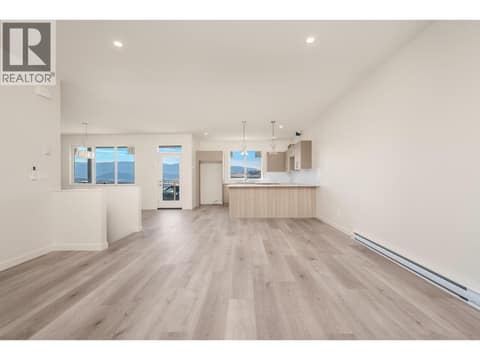 Photo 9 of 4311 Painted Turtle Drive, Alexis Park, Vernon
