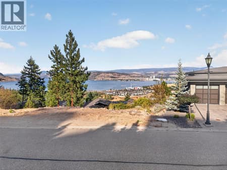 Photo 2 of 1767 Scott Crescent, West Kelowna Estates