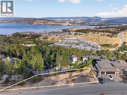 Photo 3 of 1767 Scott Crescent, West Kelowna Estates