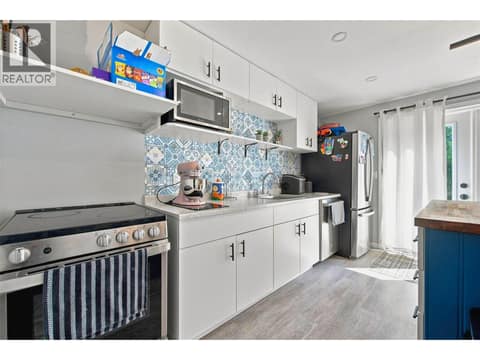Photo 20 of 3173 Coventry Crescent, Glenrosa, West Kelowna
