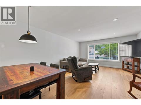 Photo 9 of 3173 Coventry Crescent, Glenrosa, West Kelowna