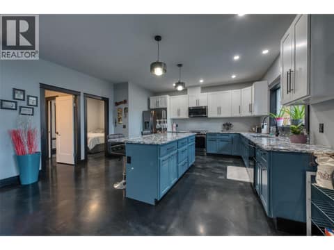 Photo 4 of 10795 Westshore Road, Okanagan North, Vernon