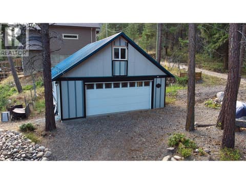 Detached double garage at 10795 Westshore Road, Okanagan North, Vernon