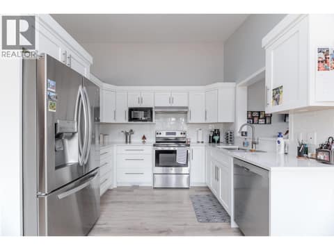 Photo 10 of 3689 Morningside Drive, Glenrosa, West Kelowna