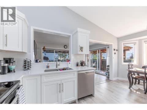 Photo 12 of 3689 Morningside Drive, Glenrosa, West Kelowna