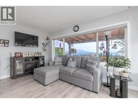Photo 16 of 3689 Morningside Drive, Glenrosa, West Kelowna