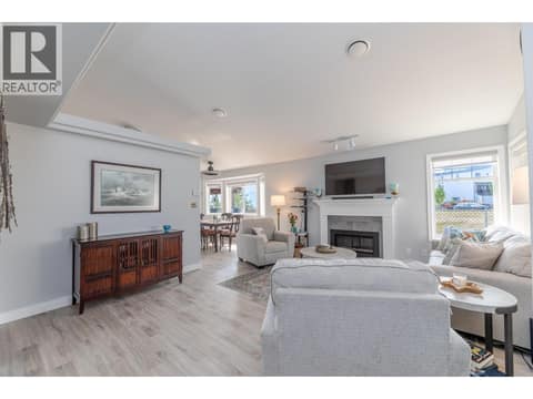Photo 4 of 3689 Morningside Drive, Glenrosa, West Kelowna