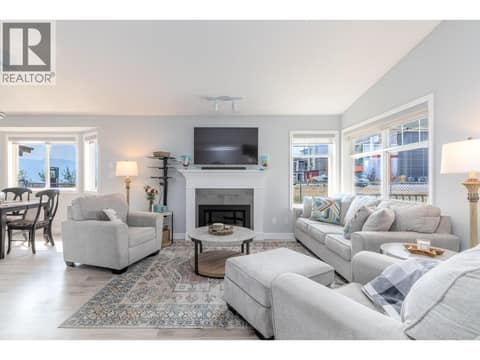 Photo 5 of 3689 Morningside Drive, Glenrosa, West Kelowna