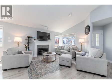 Photo 6 of 3689 Morningside Drive, Glenrosa, West Kelowna