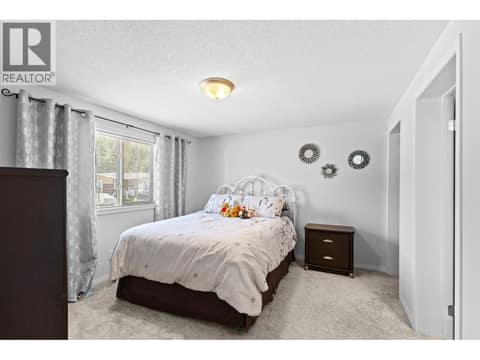 Primary bedroom with ensuite at 610 Katherine Road Unit# 46, West Kelowna Estates