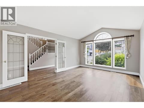 Photo 4 of 1954 Stirling Drive, Aberdeen, Kamloops