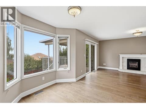 Photo 5 of 1954 Stirling Drive, Aberdeen, Kamloops