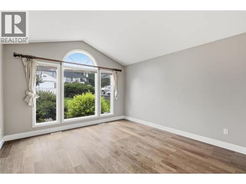 Photo 6 of 1954 Stirling Drive, Aberdeen, Kamloops