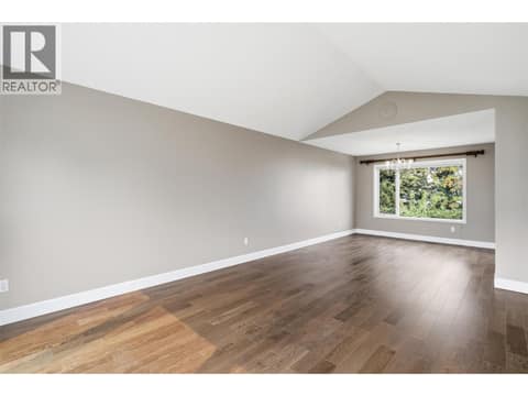 Photo 7 of 1954 Stirling Drive, Aberdeen, Kamloops