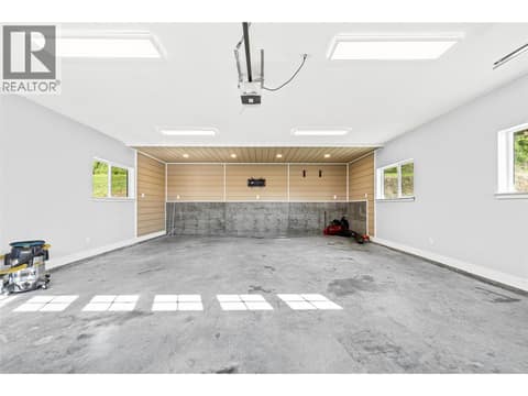 Detached double-car garage at 17936 Angus Road, Lake Country North West