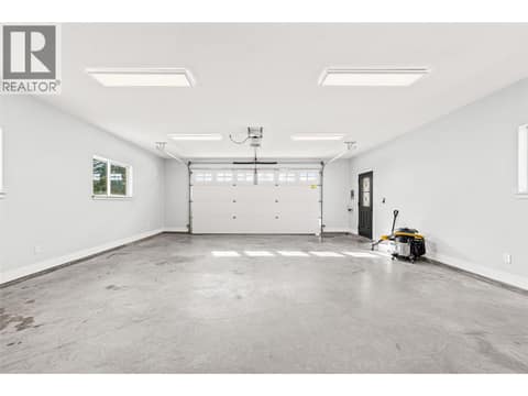Detached double-car garage at 17936 Angus Road, Lake Country North West