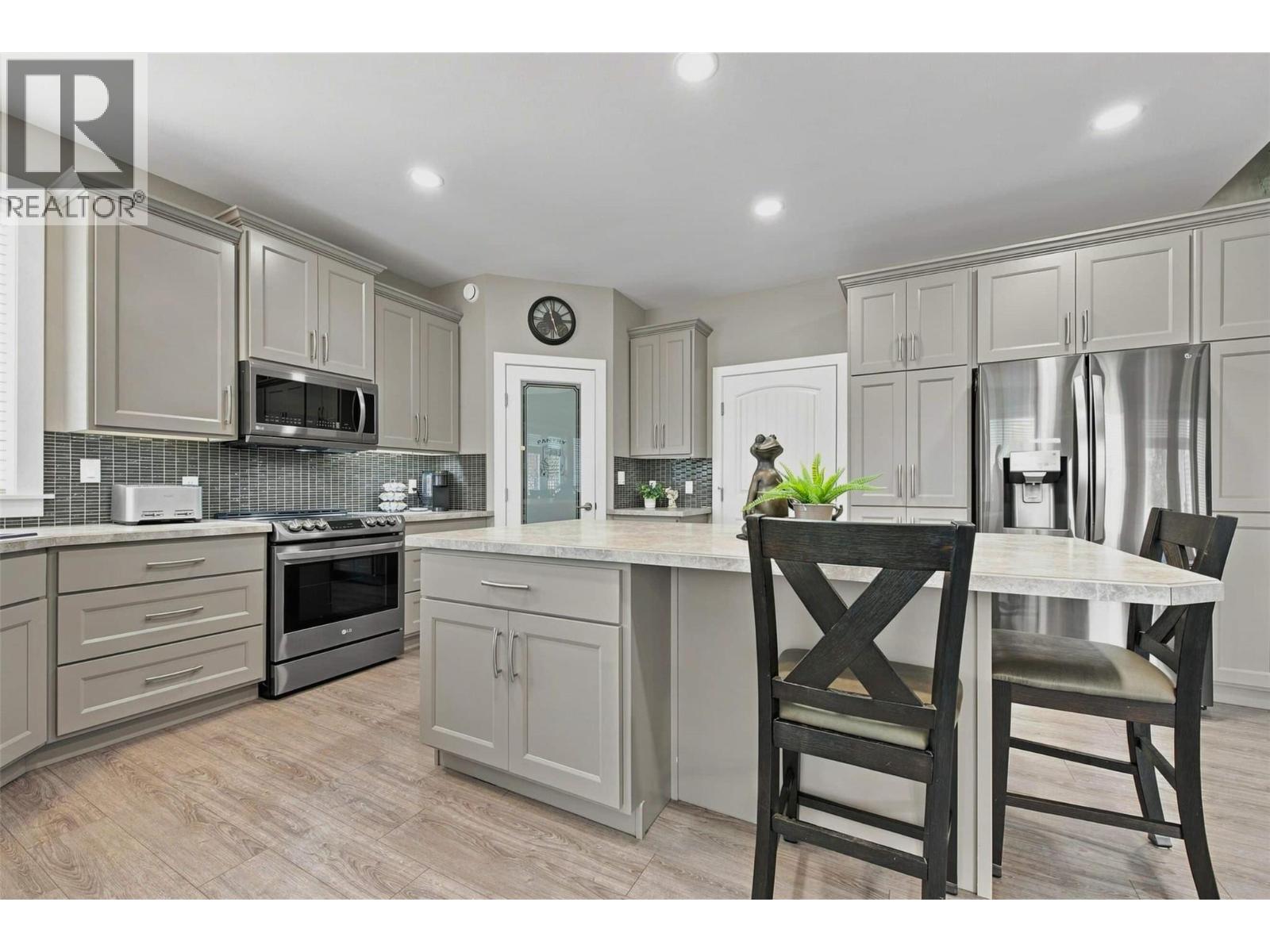 Photo 18 of 88 Westwood Road, Lumby Valley