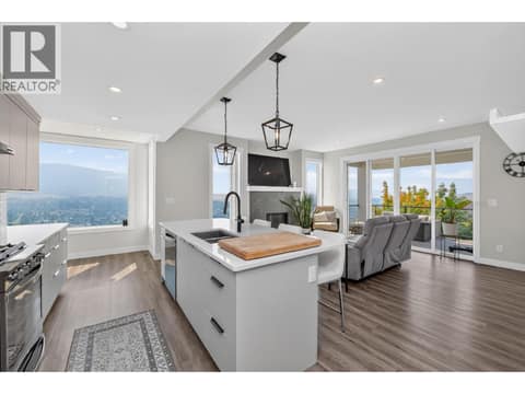Photo 13 of 5120 Turtle Pond Court, Bella Vista, Vernon