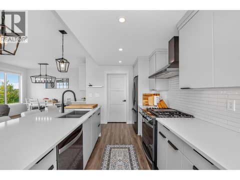Photo 17 of 5120 Turtle Pond Court, Bella Vista, Vernon
