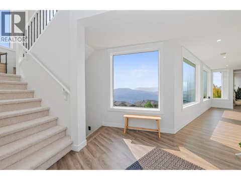 Photo 4 of 5120 Turtle Pond Court, Bella Vista, Vernon