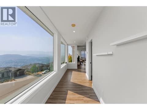 Photo 7 of 5120 Turtle Pond Court, Bella Vista, Vernon
