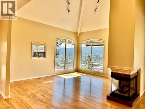 Family Room at 880 Christina Place Unit# 21, Dilworth Mountain, Kelowna