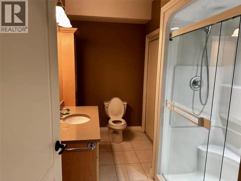 Lower Bath at 880 Christina Place Unit# 21, Dilworth Mountain, Kelowna