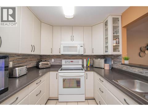 Photo 18 of 1607 43 Avenue Unit# 202, Harwood, Vernon