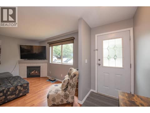 Photo 2 of 1607 43 Avenue Unit# 202, Harwood, Vernon